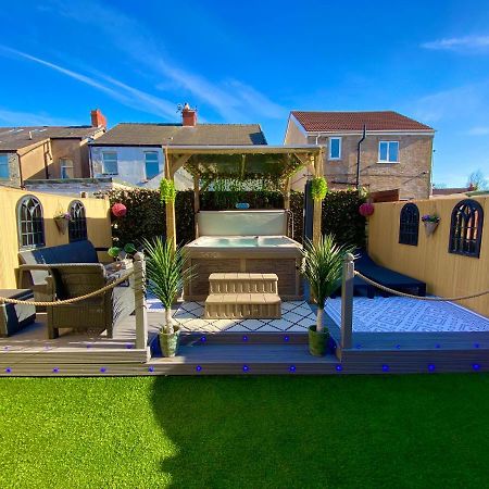 New…The Hottub House Blackpool Pleasure Beach Extérieur photo
