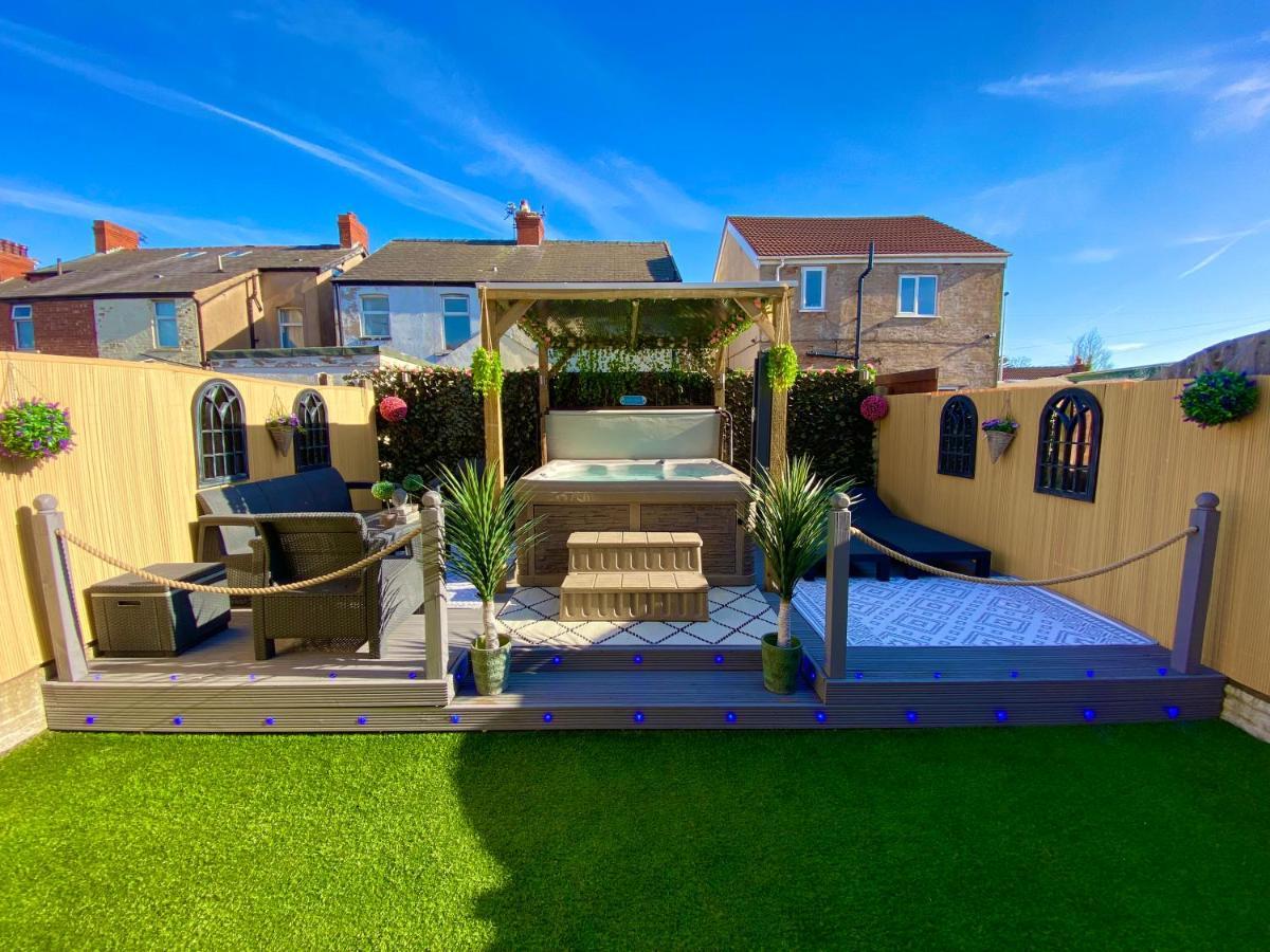 New…The Hottub House Blackpool Pleasure Beach Extérieur photo