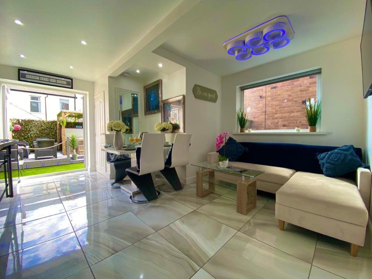 New…The Hottub House Blackpool Pleasure Beach Extérieur photo