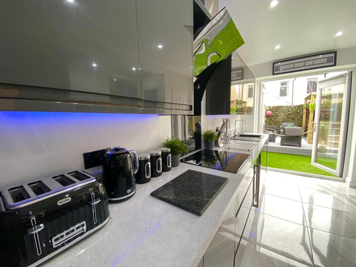 New…The Hottub House Blackpool Pleasure Beach Extérieur photo