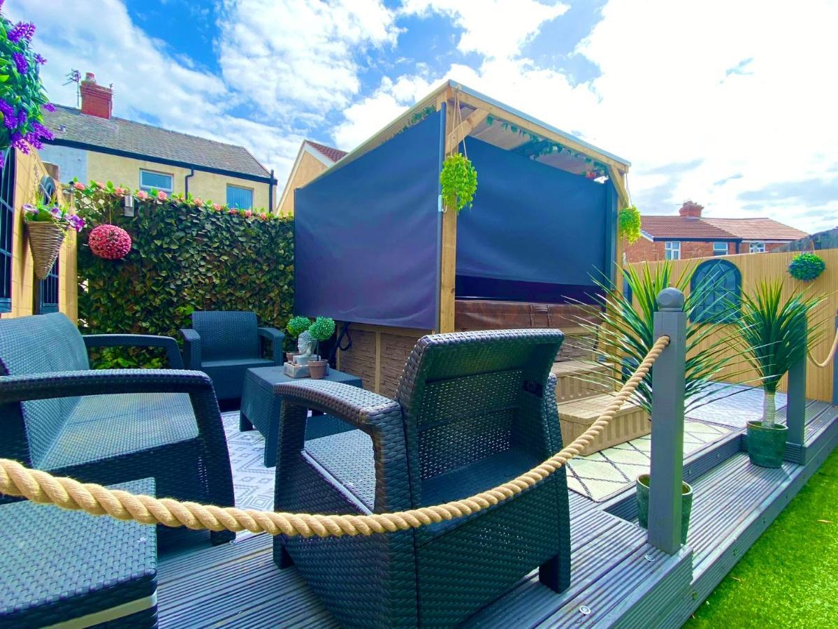New…The Hottub House Blackpool Pleasure Beach Extérieur photo